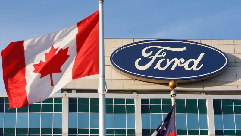 Canadian autoworkers union reaches tentative labor deal with Ford, averting strike