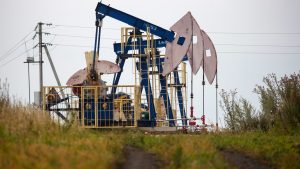 Oil prices rise 4% after U.S. tightens sanctions on Russian crude sales
