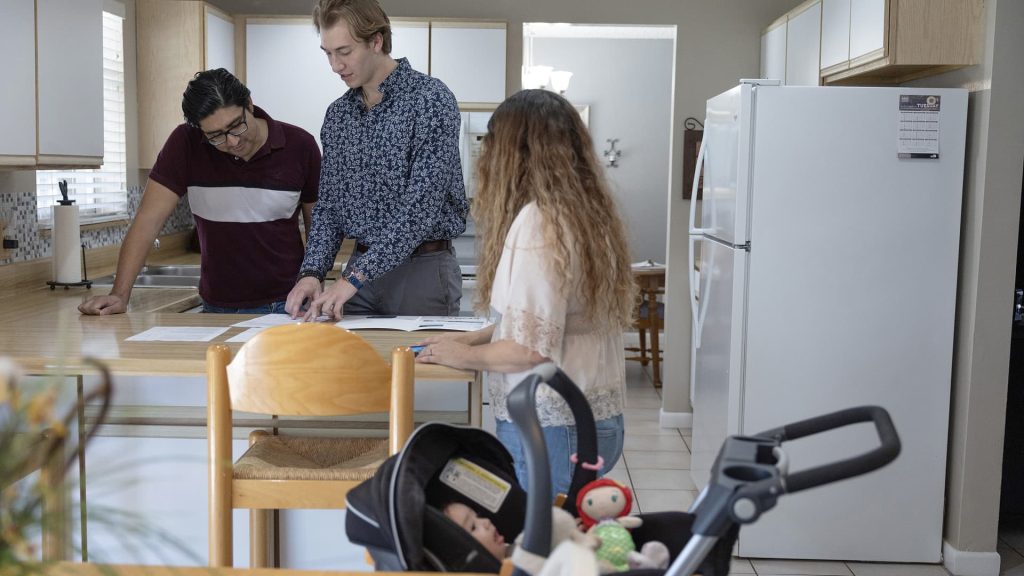 Mortgage rate races toward 8% after hitting a high not seen since late 2000