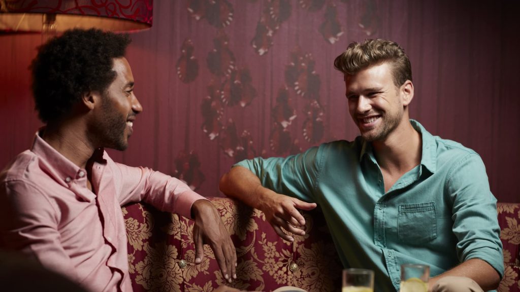 The No. 1 phrase people who are good at small talk always use, says Stanford public speaking expert