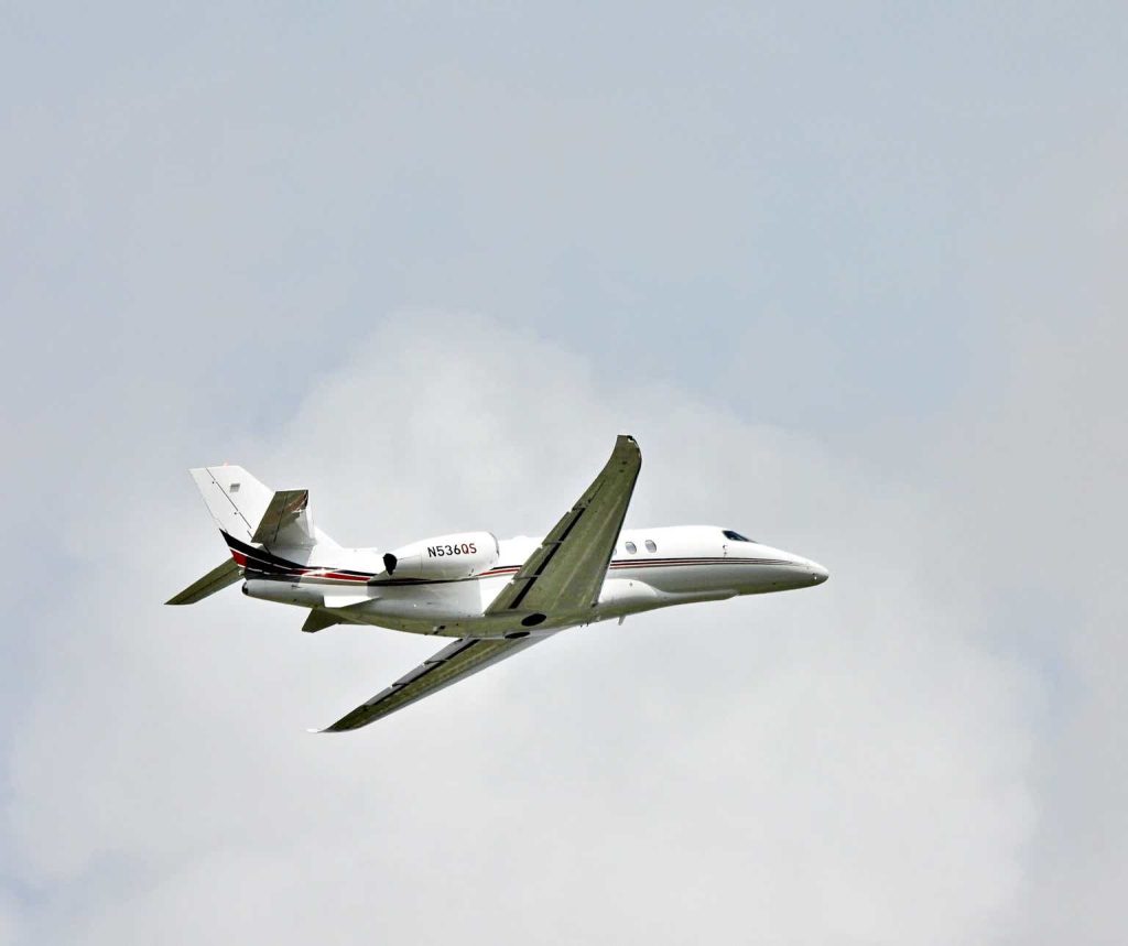 A Deep Dive Into Textron Stock: A Cautious ‘Buy’ (NYSE:TXT)