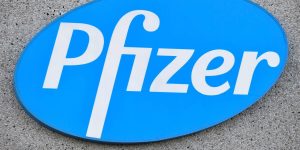 Pfizer shares fall on guidance cut, weighing on BioNTech and Moderna stocks, and other shares on the move
