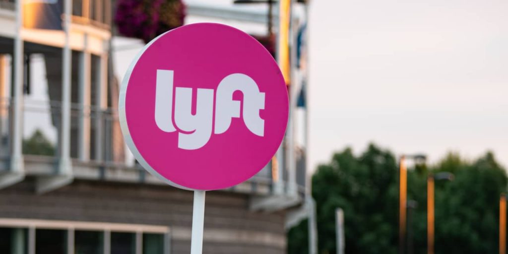 Lyft Is Losing Its Race With Uber. This Analyst Says Sell the Stock.