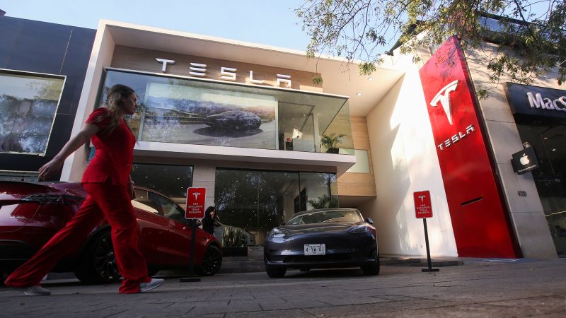 Tesla sales slow, missing Wall Street forecasts