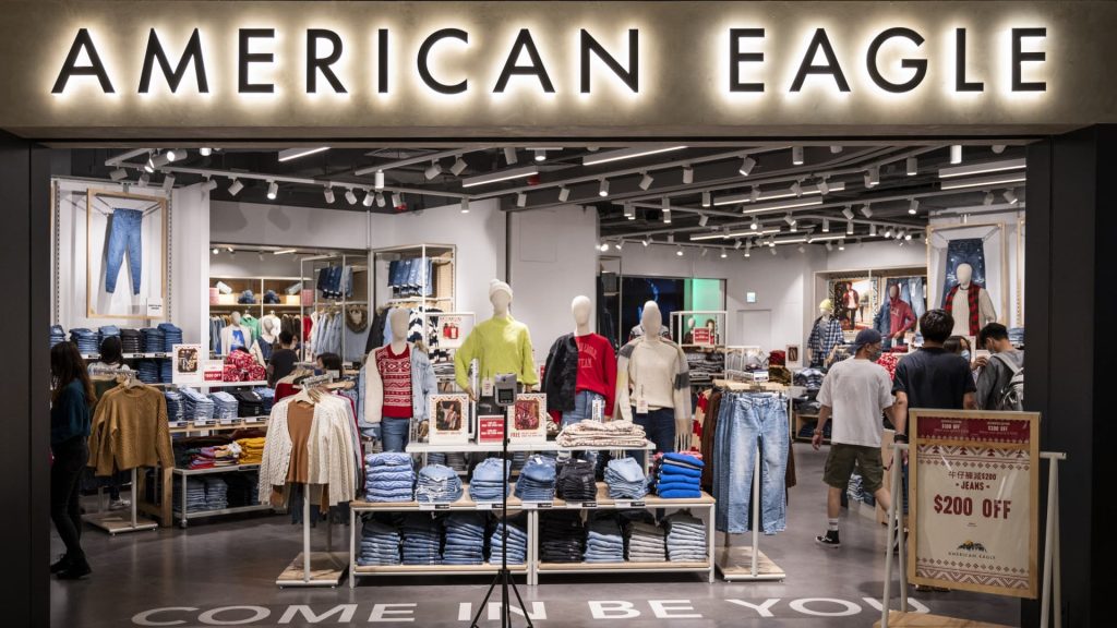 Shares of American Eagle plummet 16% on unimpressive holiday forecast