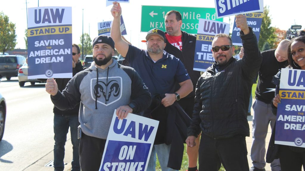 UAW members ratify new contract with Chrysler owner Stellantis