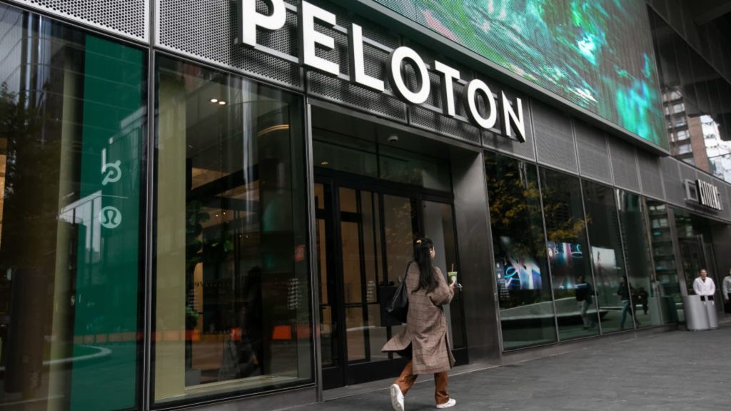 Peloton reports wider-than-expected loss, ‘bad news’ on paid subscriptions
