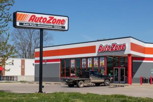 AutoZone Has Proven Formula To Outperformance, But There Are Risks (NYSE:AZO)