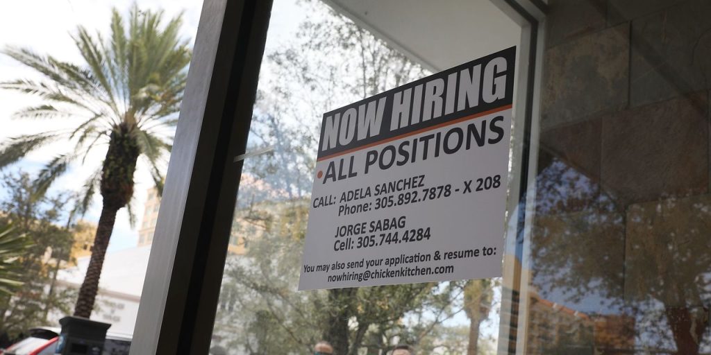 S&P 500 futures pause after soft Apple guidance with payrolls data ahead