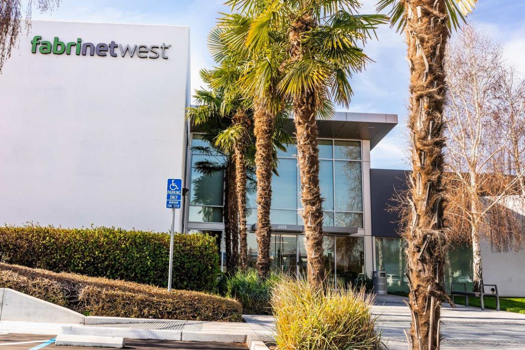 Fabrinet: Datacenter AI Push Offsetting Telecom Weakness (NYSE:FN)