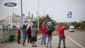First UAW vote at Ford is overwhelmingly in favor of ratifying deal