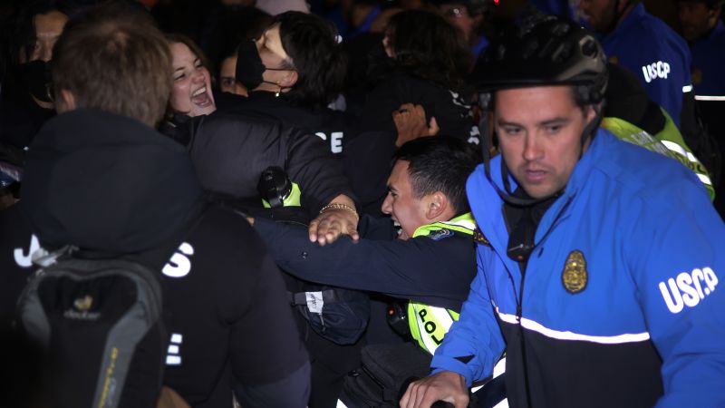 Top House Democrats evacuated from DNC headquarters as police clash with protesters calling for Gaza ceasefire