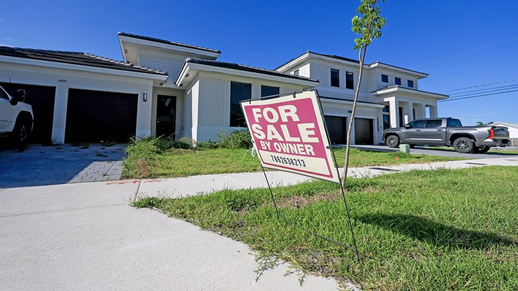 Americans flee mortgage market despite lower rates as lenders tighten grip on credit nationwide